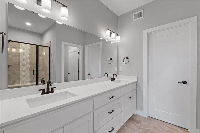 25037 W 94th Terrace, Lenexa, KS 66227