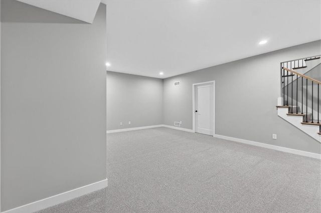 25037 W 94th Terrace, Lenexa, KS 66227