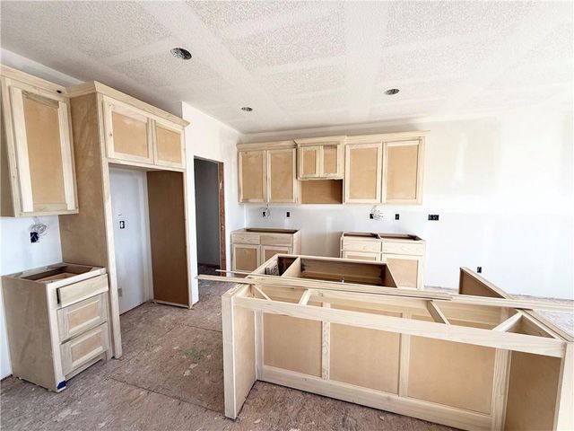 25037 W 94th Terrace, Lenexa, KS 66227