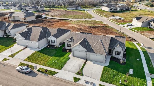 25037 W 94th Terrace, Lenexa, KS 66227