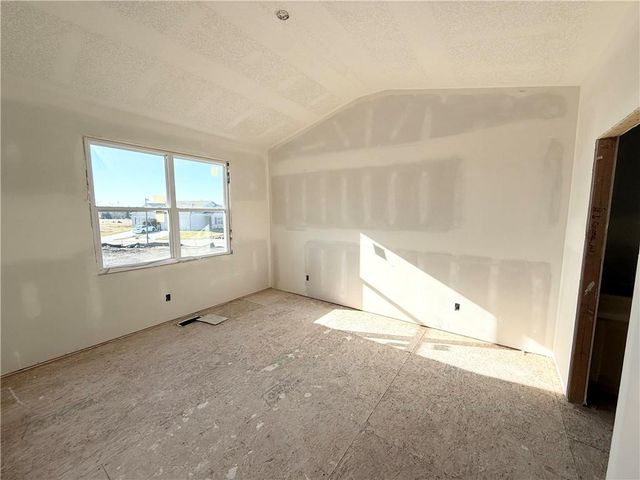 25037 W 94th Terrace, Lenexa, KS 66227