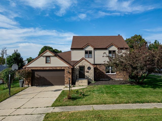 1300 Wolff Avenue, Elgin, IL 60123