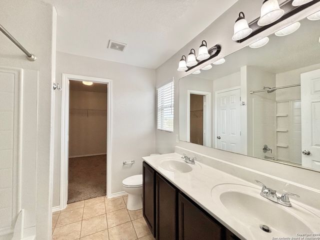 9358 fisherman, Converse, TX 78109