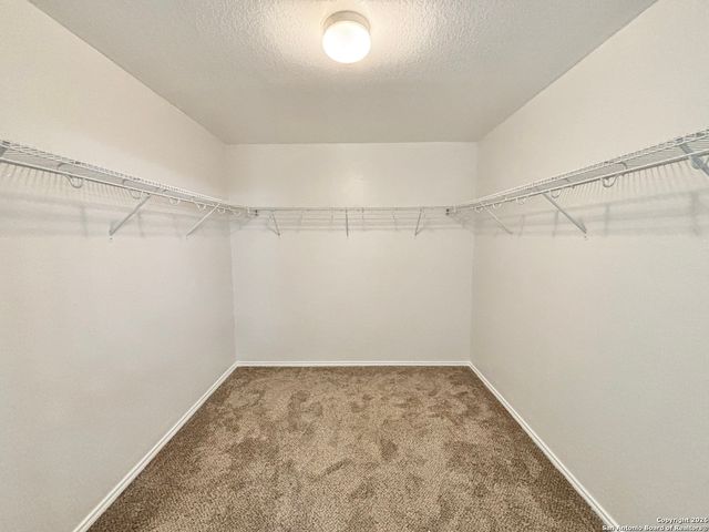 9358 fisherman, Converse, TX 78109