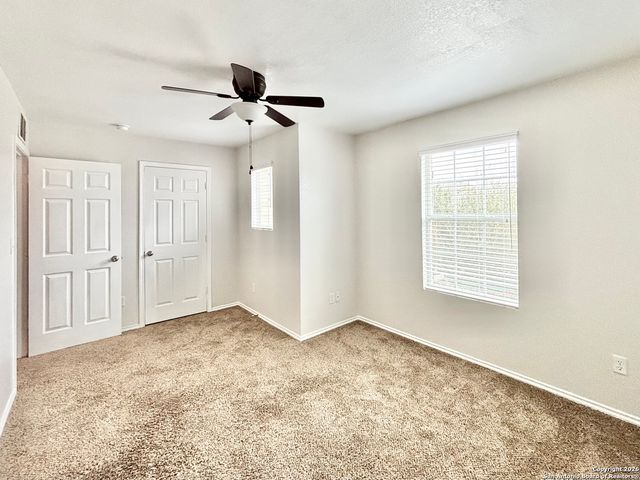 9358 fisherman, Converse, TX 78109