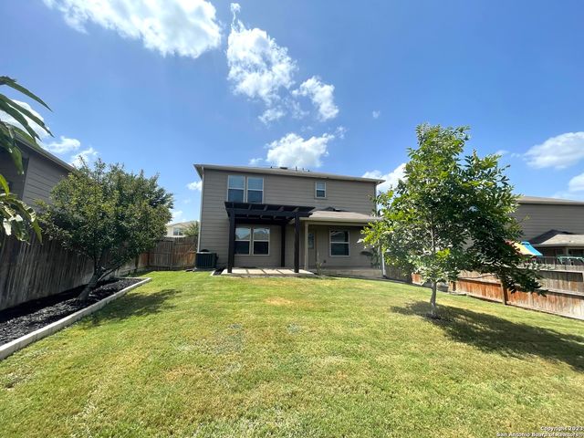 9358 fisherman, Converse, TX 78109