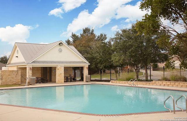 9358 fisherman, Converse, TX 78109