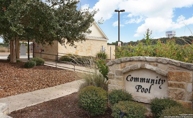 9358 fisherman, Converse, TX 78109