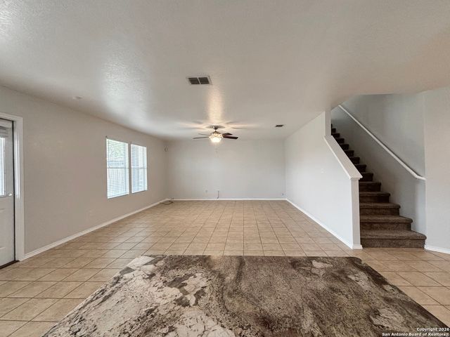 9358 fisherman, Converse, TX 78109