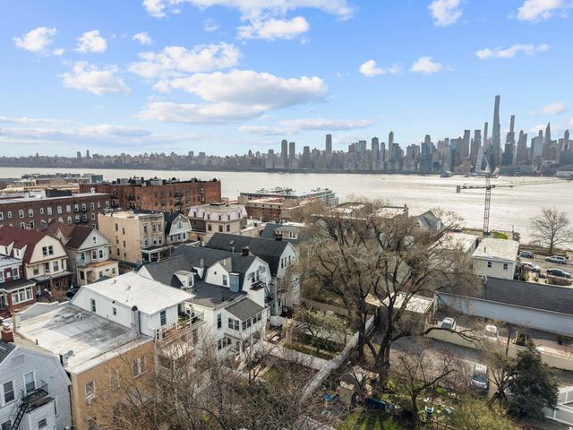 11 50TH ST, Weehawken, NJ 07086