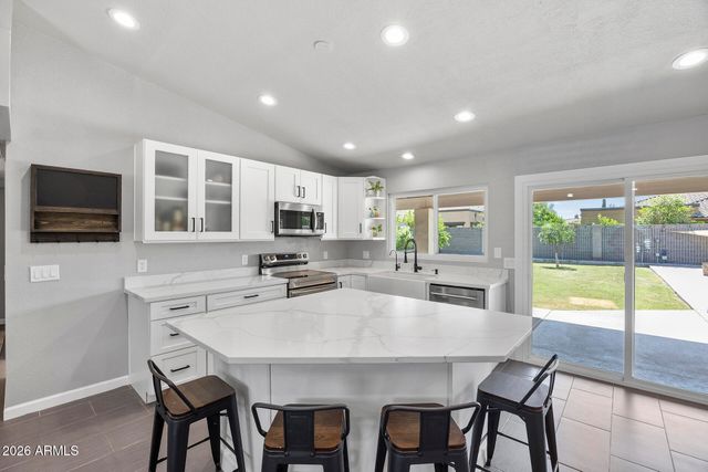 7113 E INGLEWOOD Street, Mesa, AZ 85207