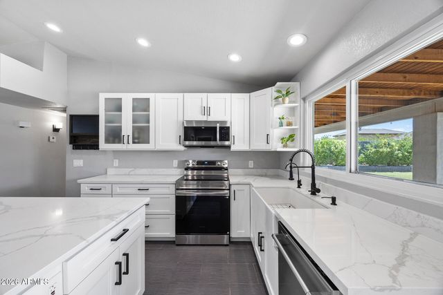 7113 E INGLEWOOD Street, Mesa, AZ 85207