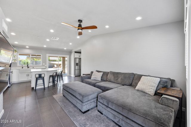 7113 E INGLEWOOD Street, Mesa, AZ 85207