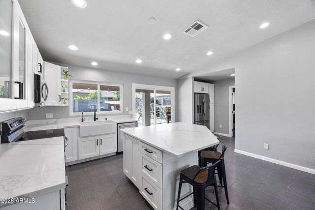 7113 E INGLEWOOD Street, Mesa, AZ 85207