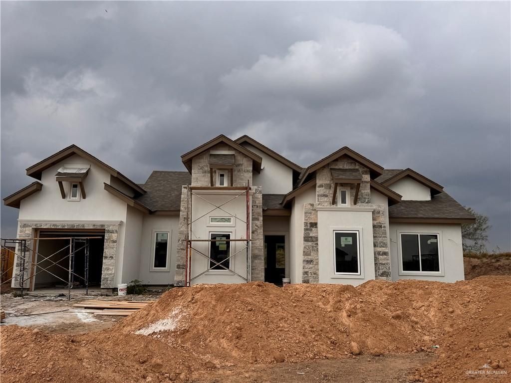 301 Leon Avenue, Elsa, TX 78543