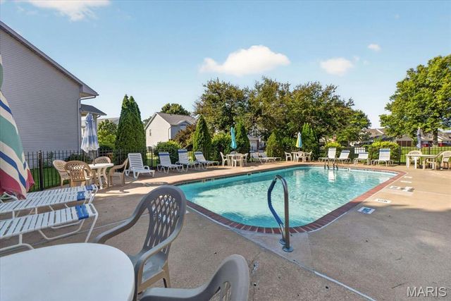 352 Windsor Place B, St Peters, MO 63376