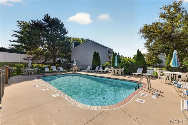 352 Windsor Place B, St Peters, MO 63376