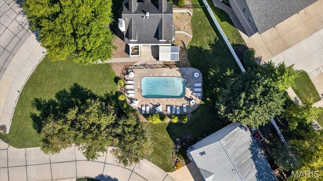 352 Windsor Place B, St Peters, MO 63376