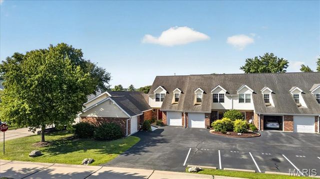 352 Windsor Place B, St Peters, MO 63376