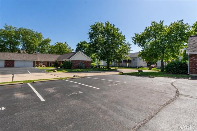 352 Windsor Place B, St Peters, MO 63376