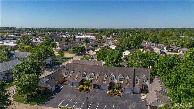352 Windsor Place B, St Peters, MO 63376