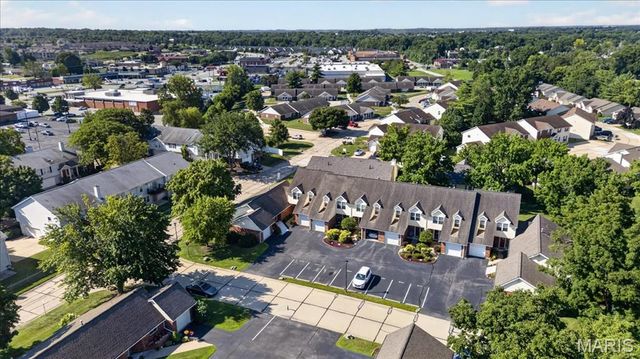 352 Windsor Place B, St Peters, MO 63376