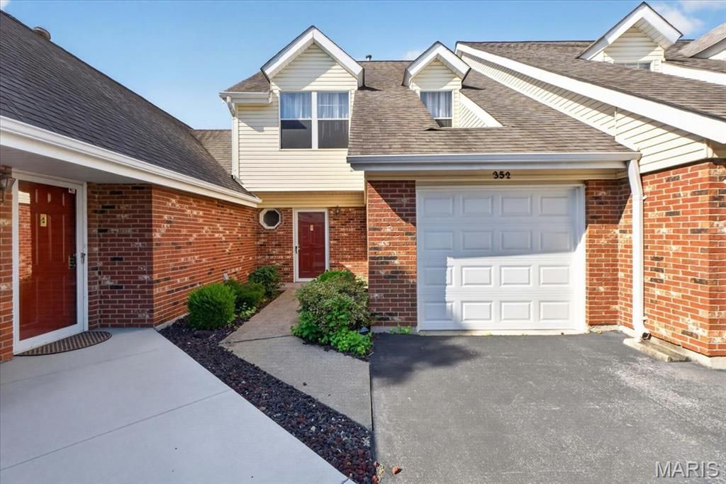 352 Windsor Place B, St Peters, MO 63376