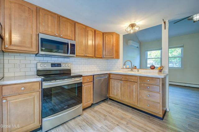 71 Pepper Bush Place, Malta, NY 12020