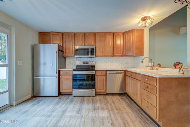 71 Pepper Bush Place, Malta, NY 12020