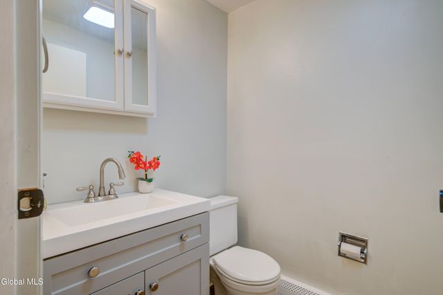 71 Pepper Bush Place, Malta, NY 12020