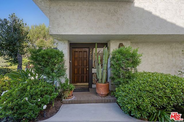 1476 Palisades Drive, Los Angeles, CA 90272
