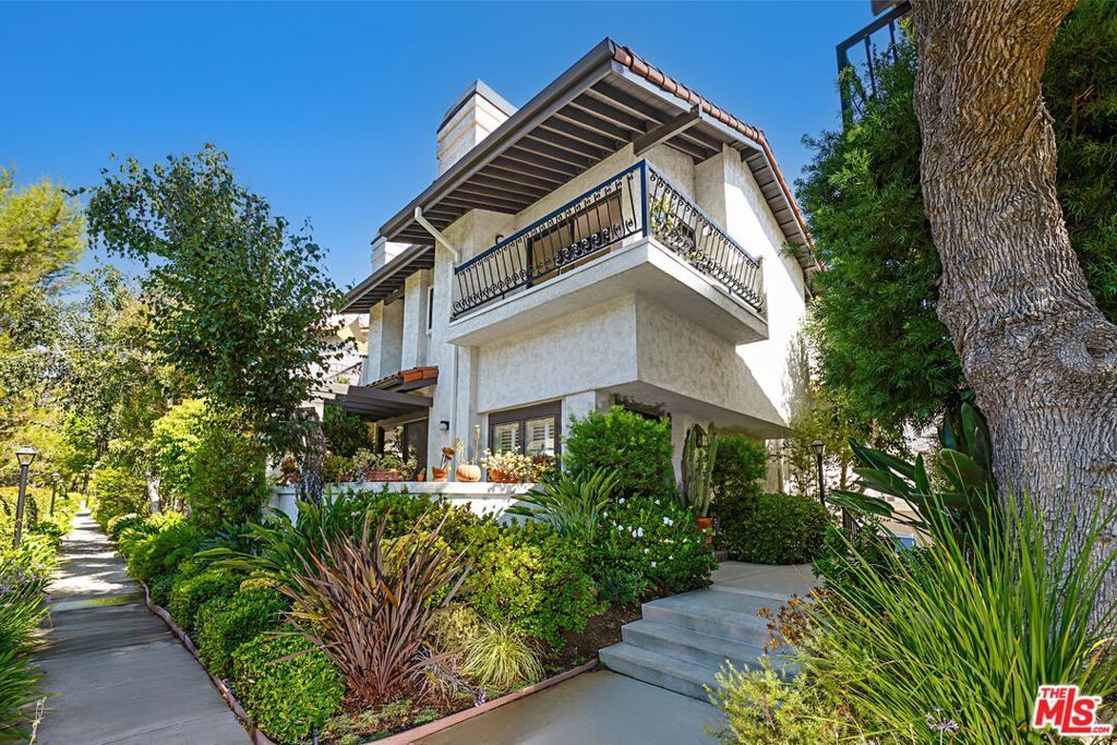 1476 Palisades Drive, Los Angeles, CA 90272