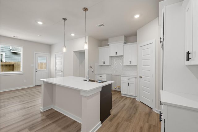 1222 Elsinore Drive, Rosharon, TX 77583