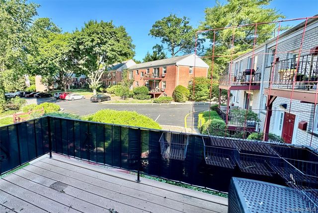 2 Oxford Court 8012, Suffern, NY 10901