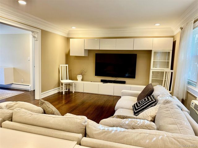 2 Oxford Court 8012, Suffern, NY 10901