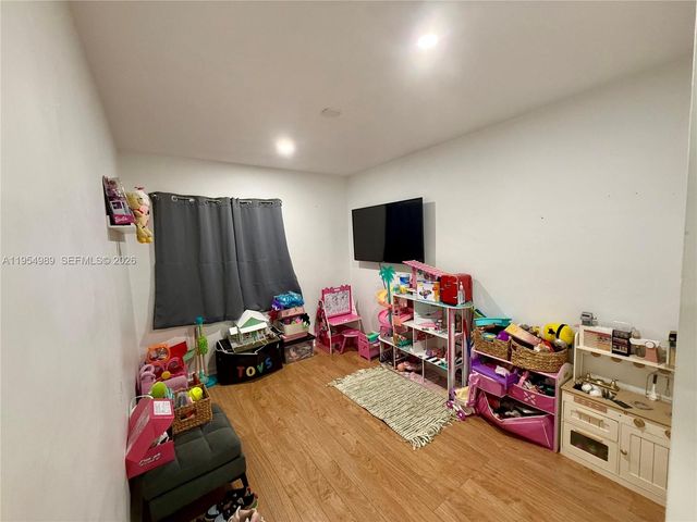 12216 SW 110th Ln, Miami, FL 33186