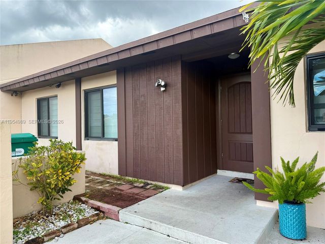 12216 SW 110th Ln, Miami, FL 33186