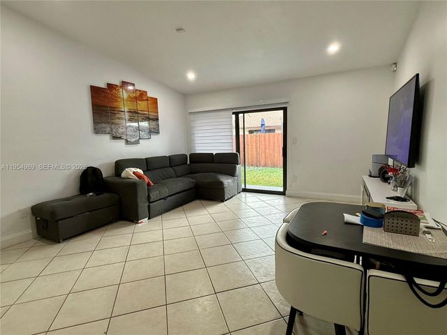 12216 SW 110th Ln, Miami, FL 33186