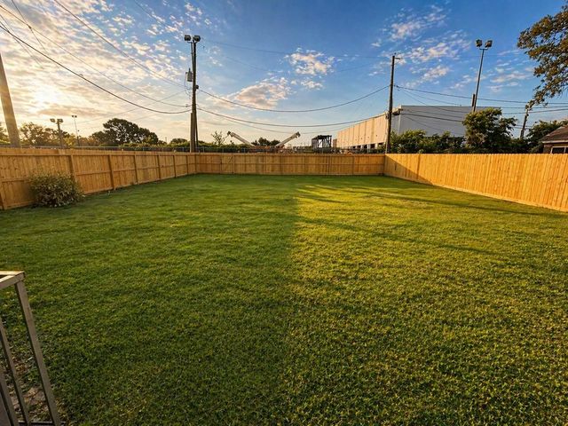 7054 Peyton Street, Houston, TX 77028