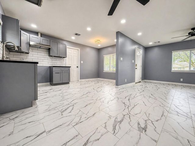 7054 Peyton Street, Houston, TX 77028
