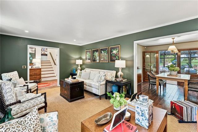 670 Robinhood Trail, Gainesville, GA 30501
