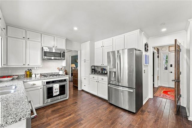 670 Robinhood Trail, Gainesville, GA 30501