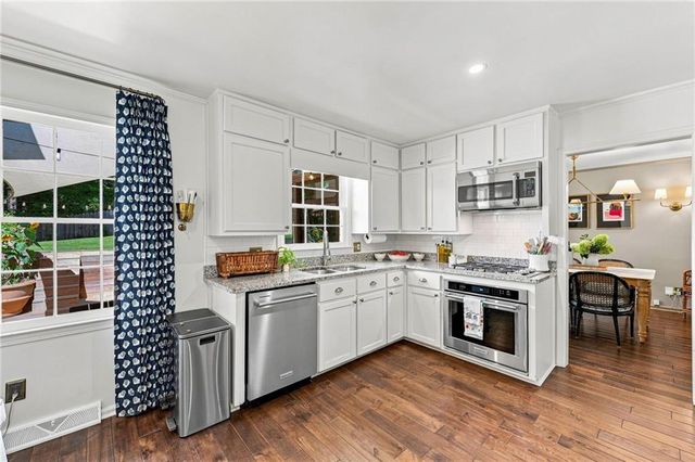670 Robinhood Trail, Gainesville, GA 30501