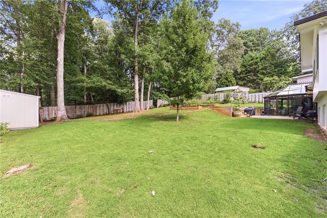 670 Robinhood Trail, Gainesville, GA 30501