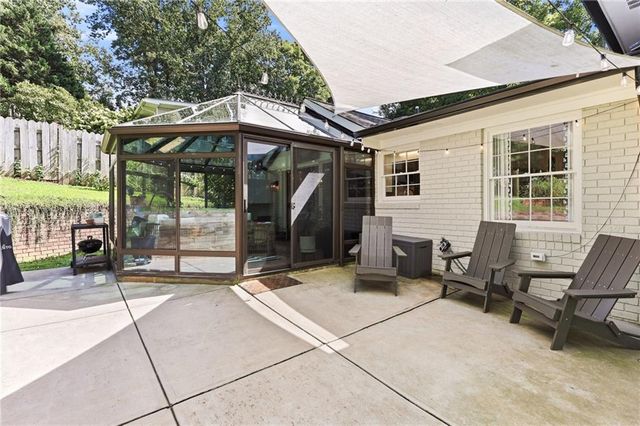 670 Robinhood Trail, Gainesville, GA 30501