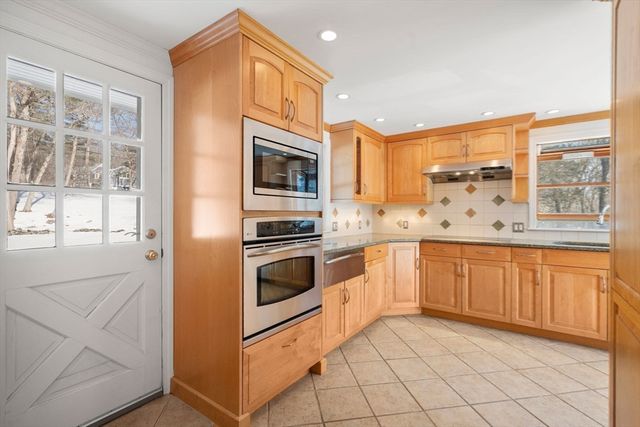 59 Russett Hill Road, Sherborn, MA 01770