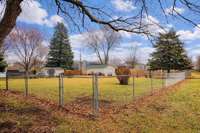 5003 Arlington Street, Loves Park, IL 61111