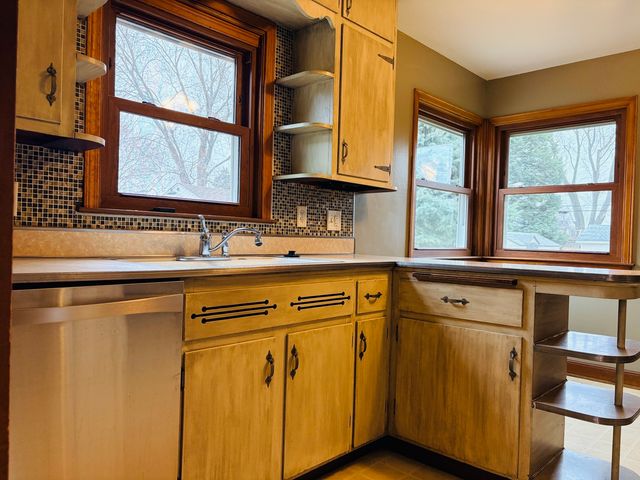 5003 Arlington Street, Loves Park, IL 61111