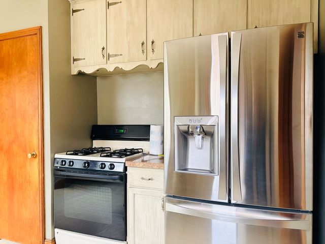 5003 Arlington Street, Loves Park, IL 61111