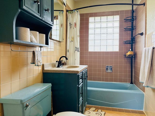 5003 Arlington Street, Loves Park, IL 61111